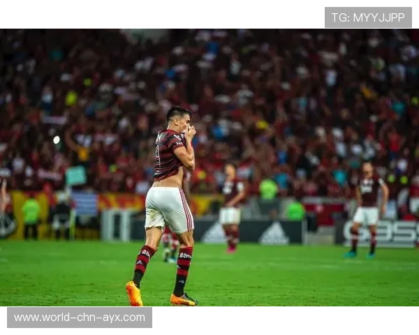 弗拉门戈中场拦截后迅速推进